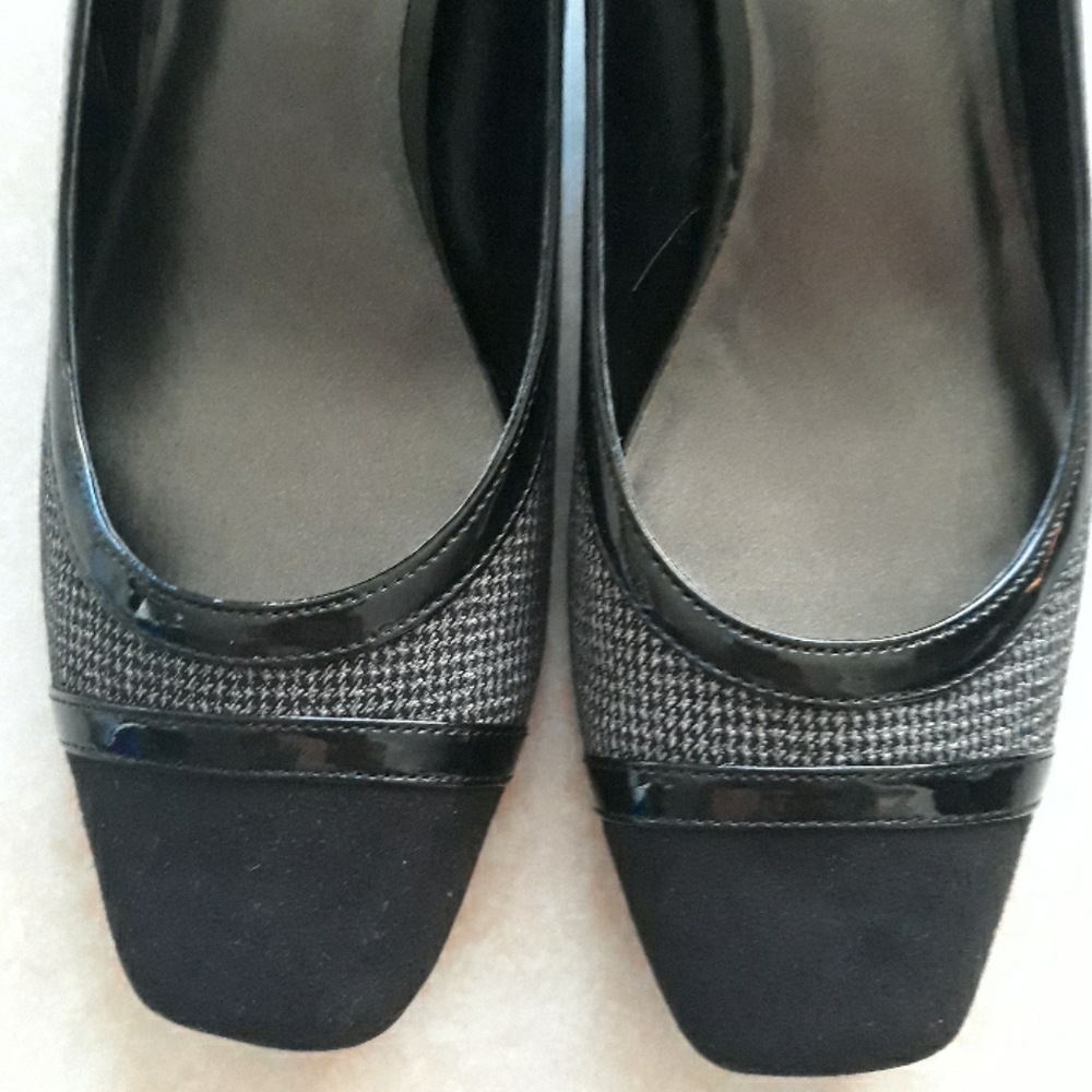*Host Pick*Covington cute shoes - Picture 2 of 8